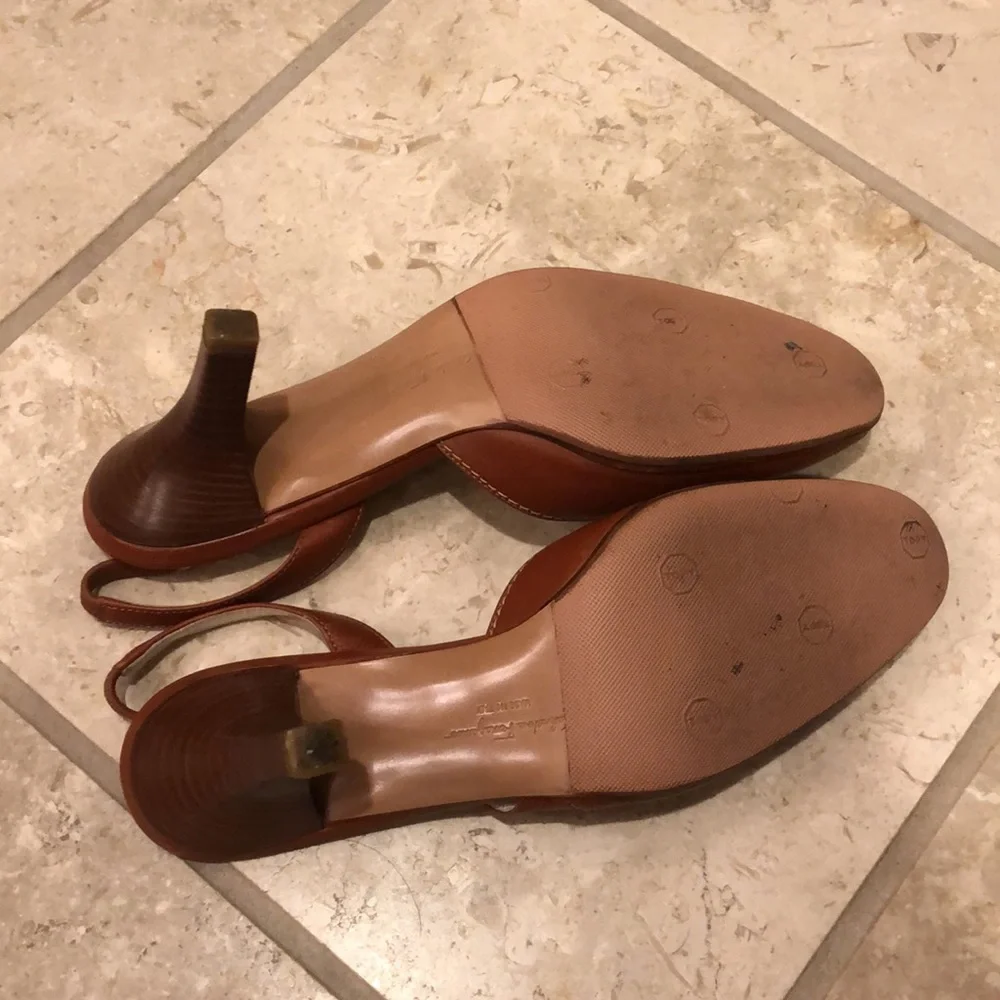 Vintage Salvatore Ferragamo Y2K leather slingback round toe contrast stitch heel